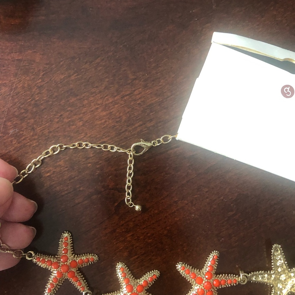 Vintage Starfish Statement Necklace in Coral and Gold - Picture 3 of 3